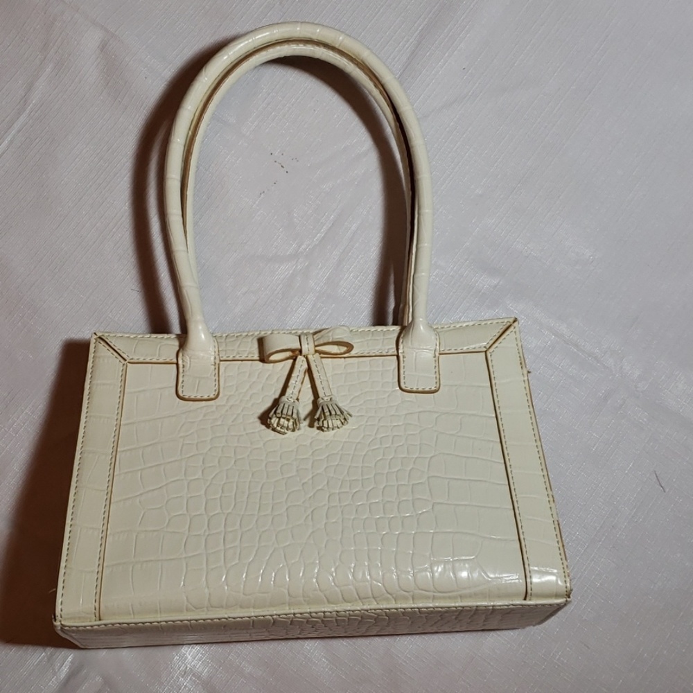 Liz Claiborne cream handbag - Picture 1 of 6